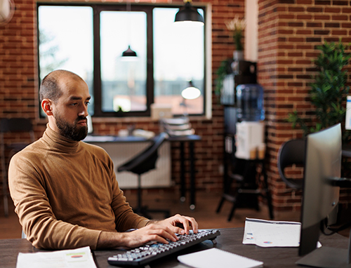 startup project manager doing research