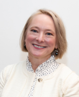 Tracey Schiro headshot