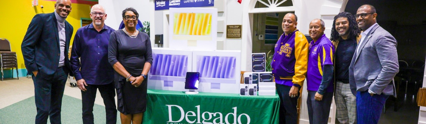 workforce employees with apple representatives