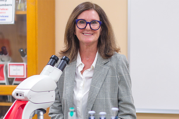 Dr. Jacqueline Nesbit